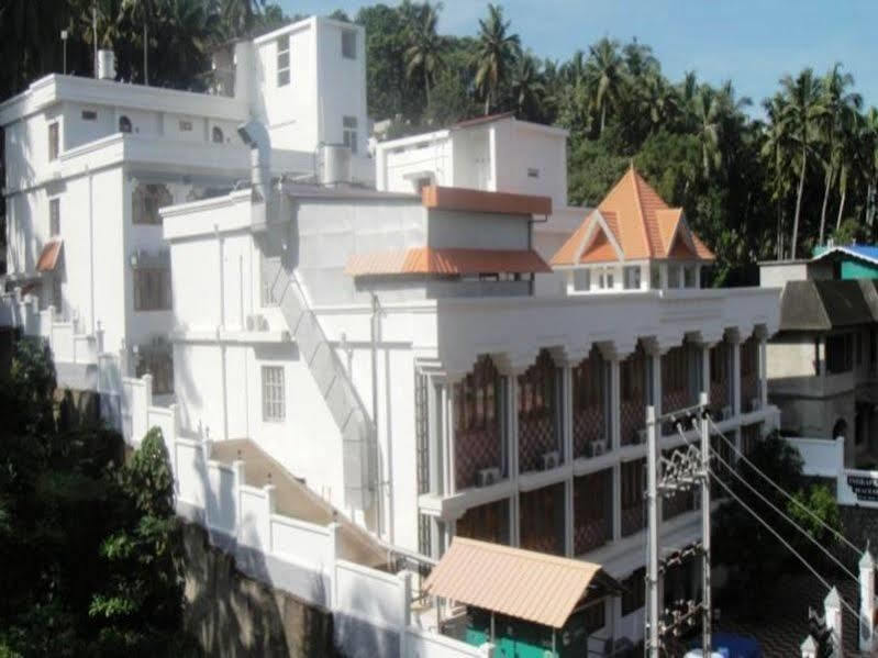 Indraprastha Beach Resort Varkala Kültér fotó